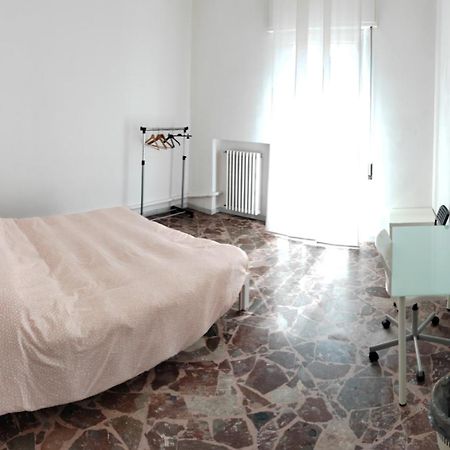 White House Hotel Bari Bagian luar foto
