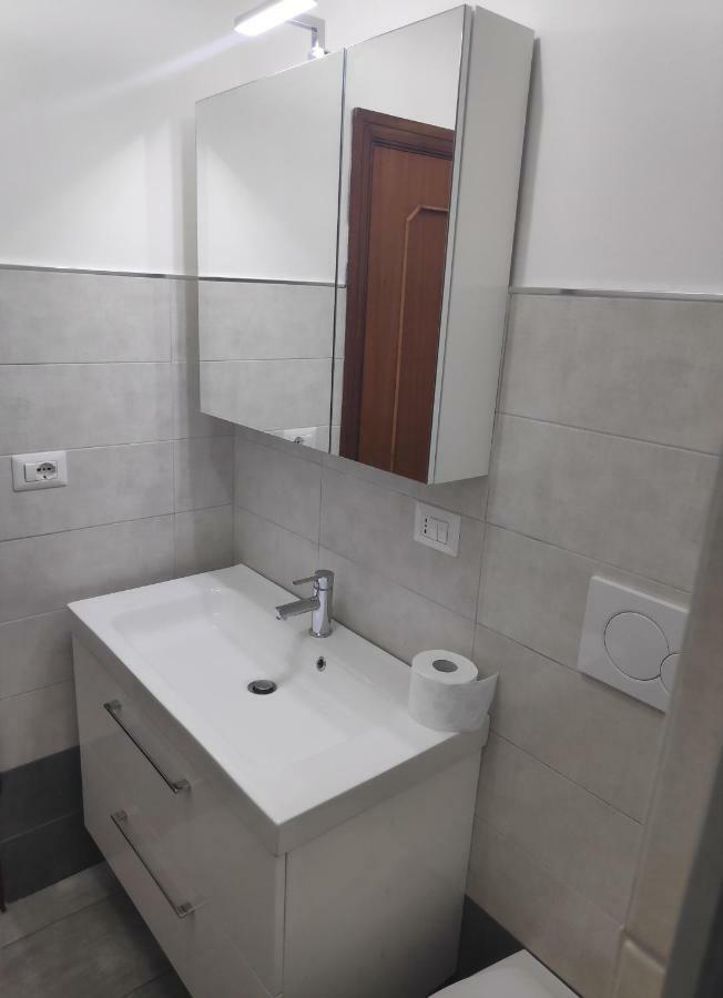 White House Hotel Bari Bagian luar foto